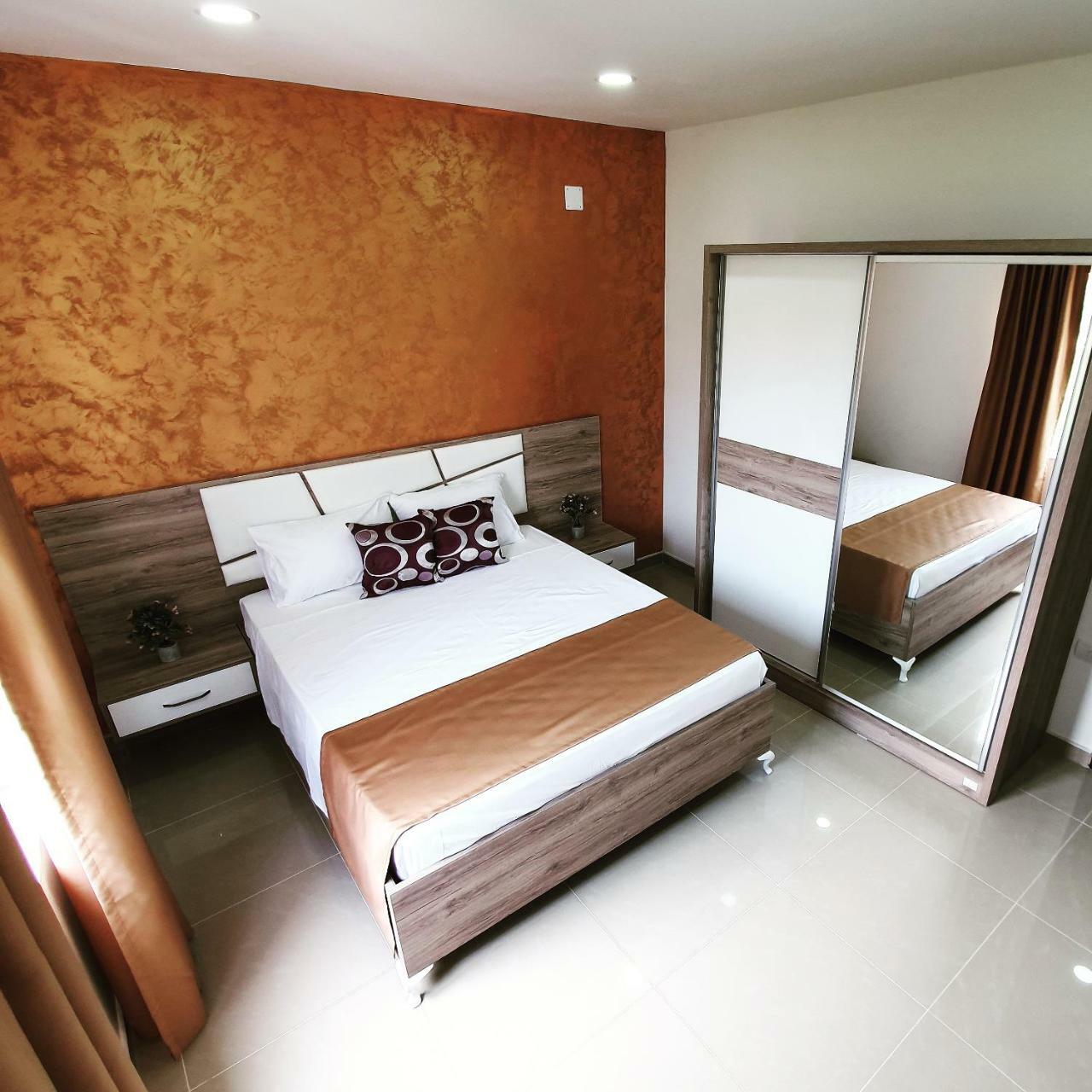 Apartments Melbourne 울친 외부 사진